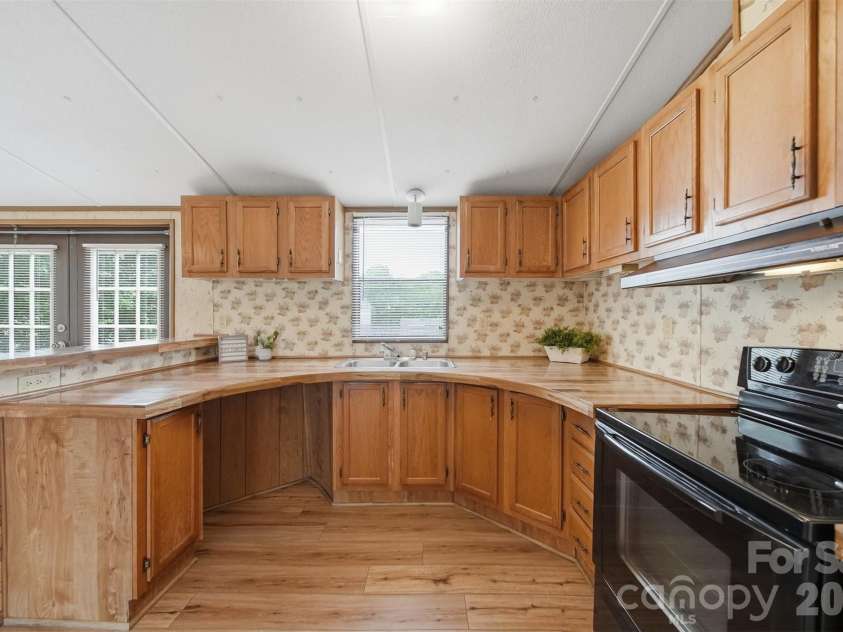 3617 Sulphur Springs Road, Hickory, NC 28601.  MLS# CAR4387397, YatesRealty ID 26995. 