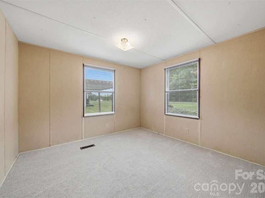 3617 Sulphur Springs Road, Hickory, NC 28601.  MLS# CAR4387397, YatesRealty ID 26995. 