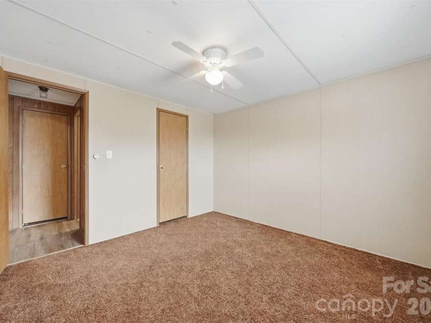3617 Sulphur Springs Road, Hickory, NC 28601.  MLS# CAR4387397, YatesRealty ID 26995. 