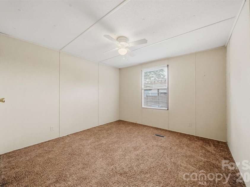 3617 Sulphur Springs Road, Hickory, NC 28601.  MLS# CAR4387397, YatesRealty ID 26995. 