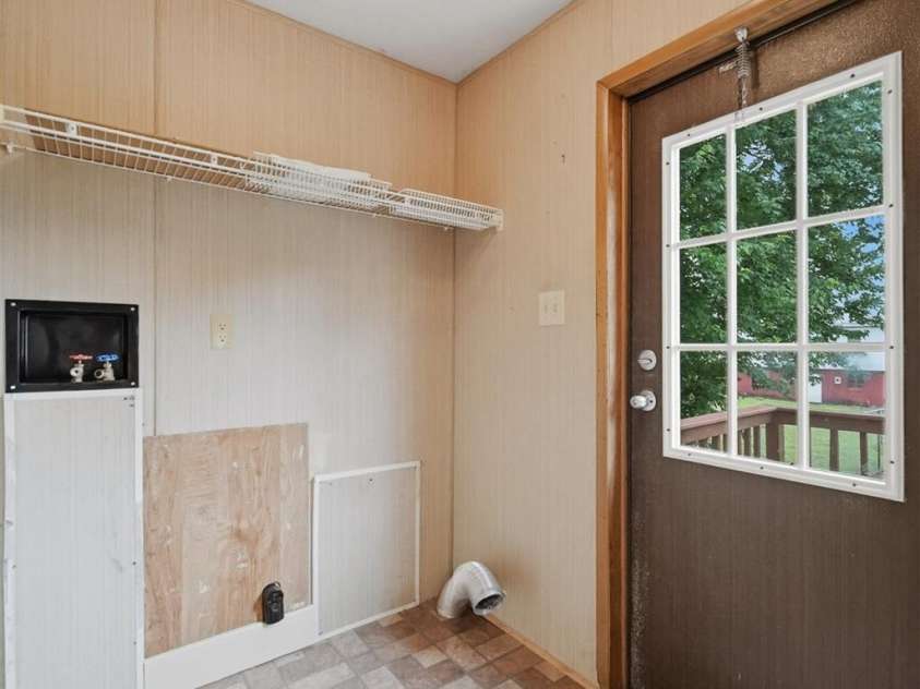 3617 Sulphur Springs Road, Hickory, NC 28601.  MLS# CAR4387397, YatesRealty ID 26995. 