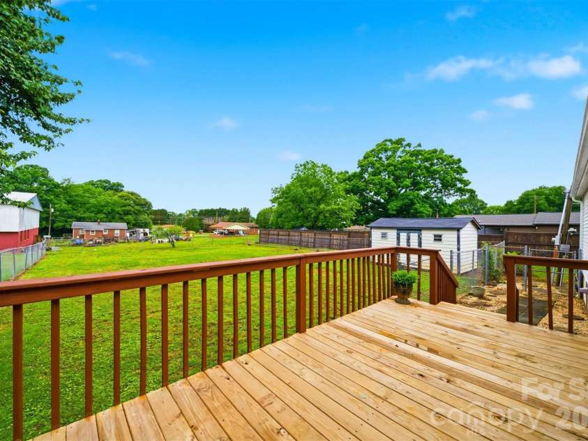 3617 Sulphur Springs Road, Hickory, NC 28601.  MLS# CAR4387397, YatesRealty ID 26995. 