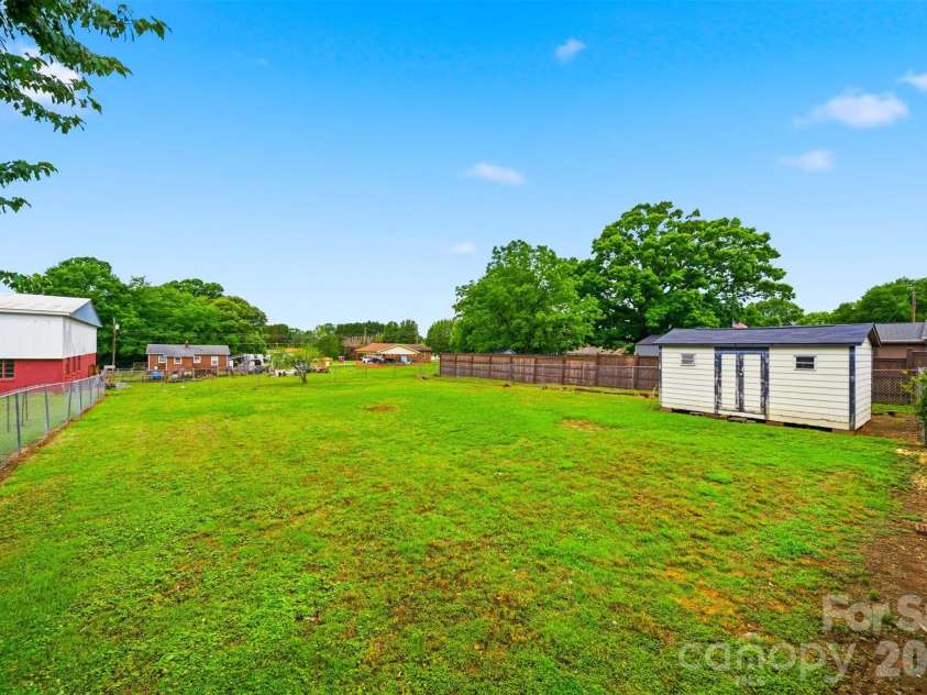 3617 Sulphur Springs Road, Hickory, NC 28601.  MLS# CAR4387397, YatesRealty ID 26995. 