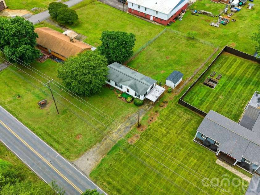 3617 Sulphur Springs Road, Hickory, NC 28601.  MLS# CAR4387397, YatesRealty ID 26995. 