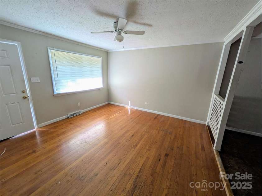 9401 Feldbank Drive, Charlotte, NC 28216.  MLS# CAR4280342, YatesRealty ID 26995. 