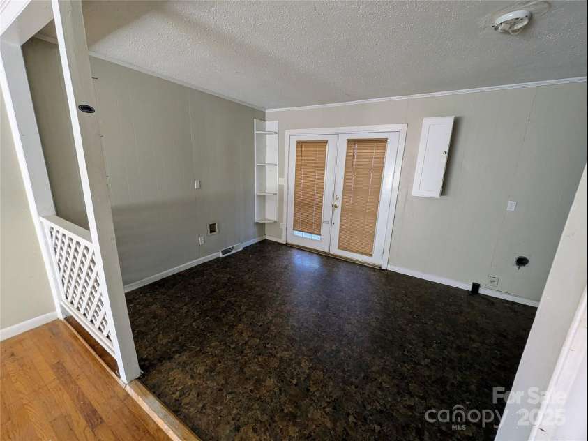 9401 Feldbank Drive, Charlotte, NC 28216.  MLS# CAR4280342, YatesRealty ID 26995. 