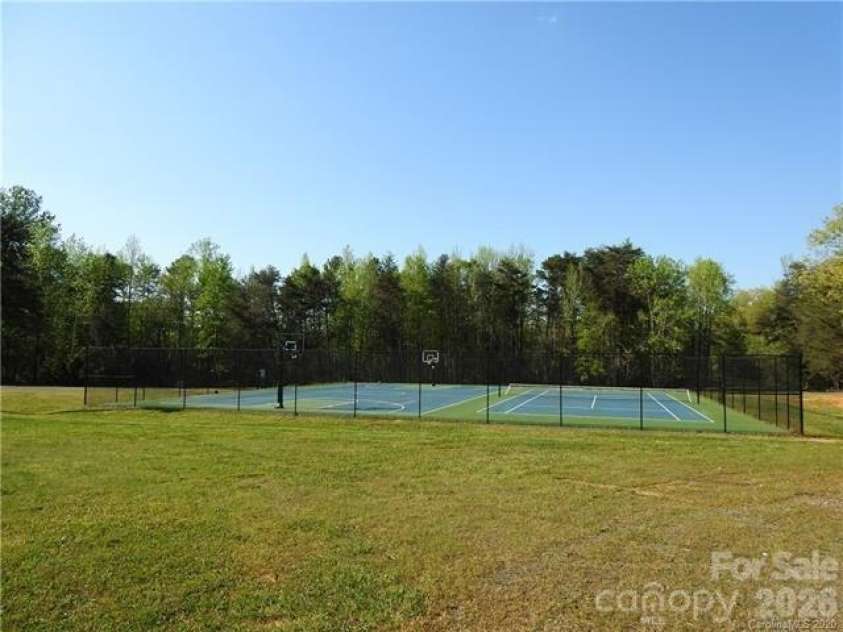 317 Tamarind Drive, Troy, NC 27371.  MLS# CAR4388084, YatesRealty ID 26996. 