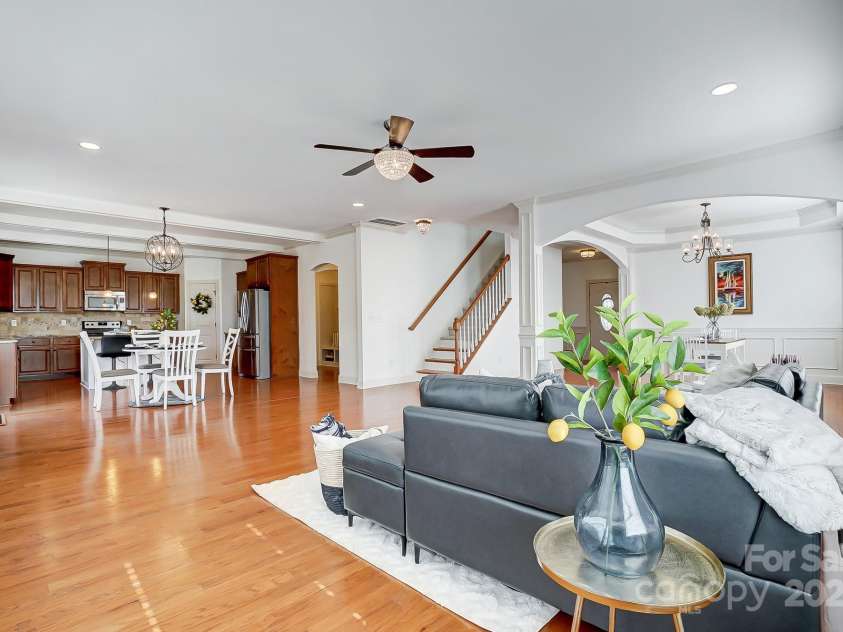 5006 Sand Trap Court, Monroe, NC 28112.  MLS# CAR4225761, YatesRealty ID 26996. Living rm