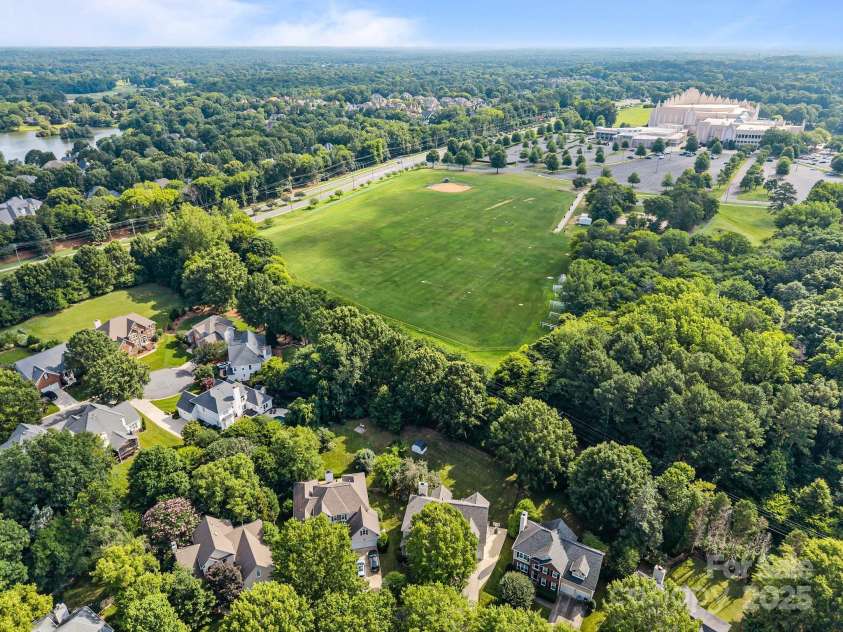 9038 Sandpiper Drive, Charlotte, NC 28277.  MLS# CAR4269770, YatesRealty ID 26997. 