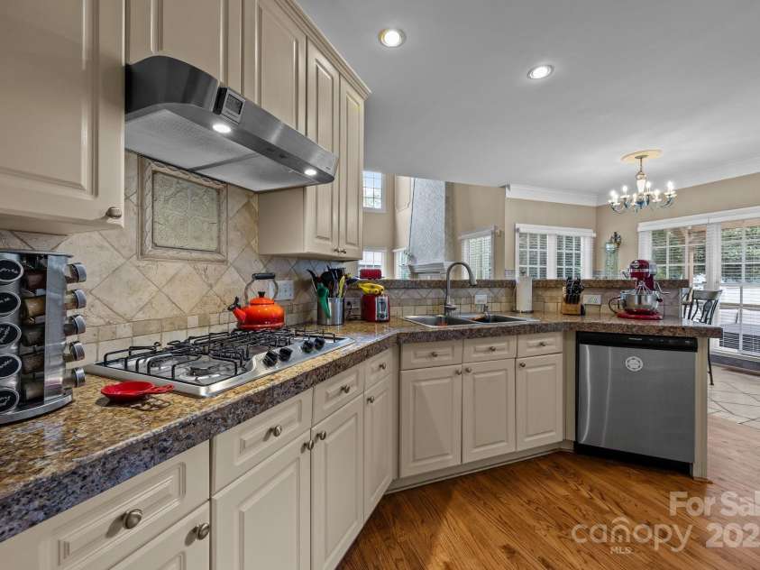 9038 Sandpiper Drive, Charlotte, NC 28277.  MLS# CAR4269770, YatesRealty ID 26997. 