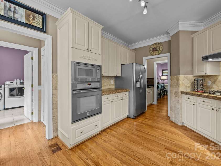 9038 Sandpiper Drive, Charlotte, NC 28277.  MLS# CAR4269770, YatesRealty ID 26997. 