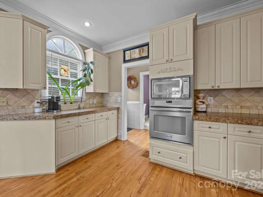 9038 Sandpiper Drive, Charlotte, NC 28277.  MLS# CAR4269770, YatesRealty ID 26997. 