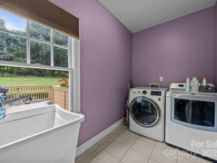 9038 Sandpiper Drive, Charlotte, NC 28277.  MLS# CAR4269770, YatesRealty ID 26997. 