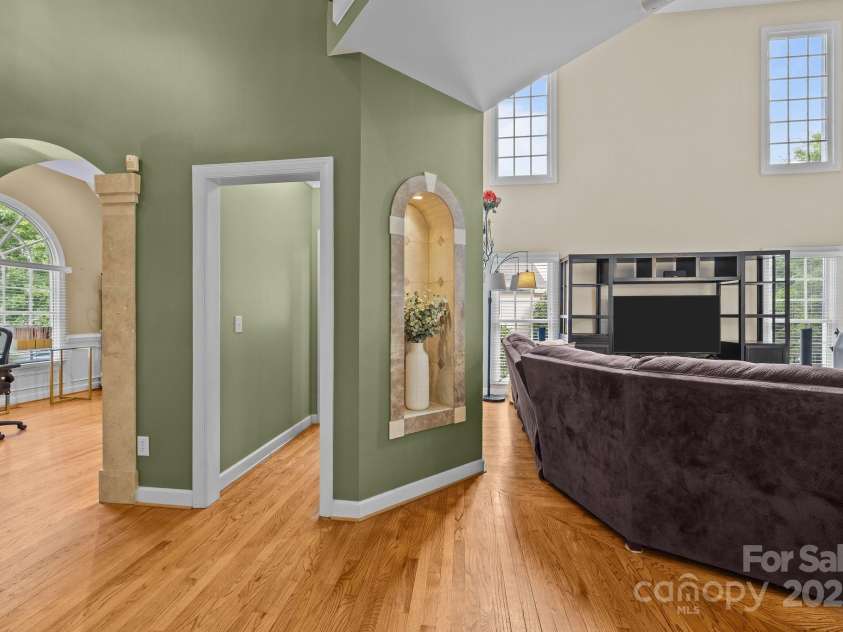 9038 Sandpiper Drive, Charlotte, NC 28277.  MLS# CAR4269770, YatesRealty ID 26997. 