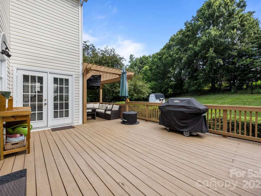 9038 Sandpiper Drive, Charlotte, NC 28277.  MLS# CAR4269770, YatesRealty ID 26997. 