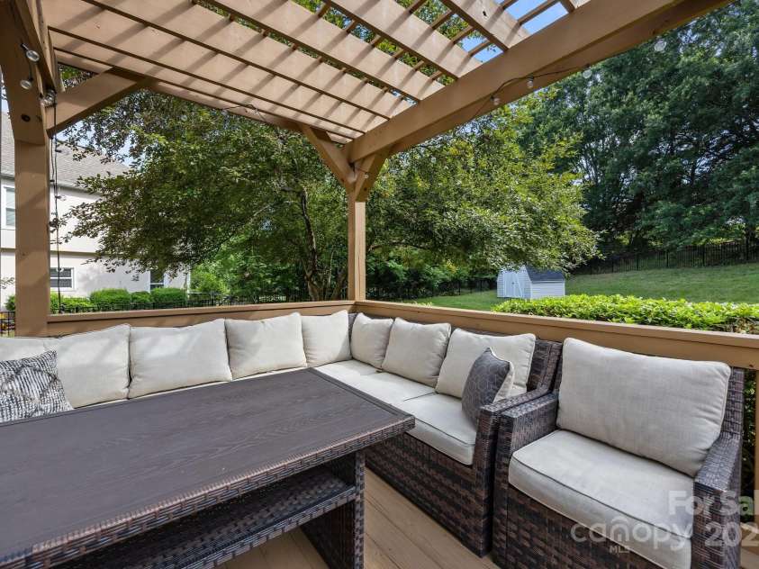 9038 Sandpiper Drive, Charlotte, NC 28277.  MLS# CAR4269770, YatesRealty ID 26997. 