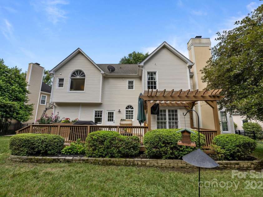 9038 Sandpiper Drive, Charlotte, NC 28277.  MLS# CAR4269770, YatesRealty ID 26997. 