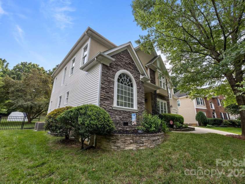 9038 Sandpiper Drive, Charlotte, NC 28277.  MLS# CAR4269770, YatesRealty ID 26997. 