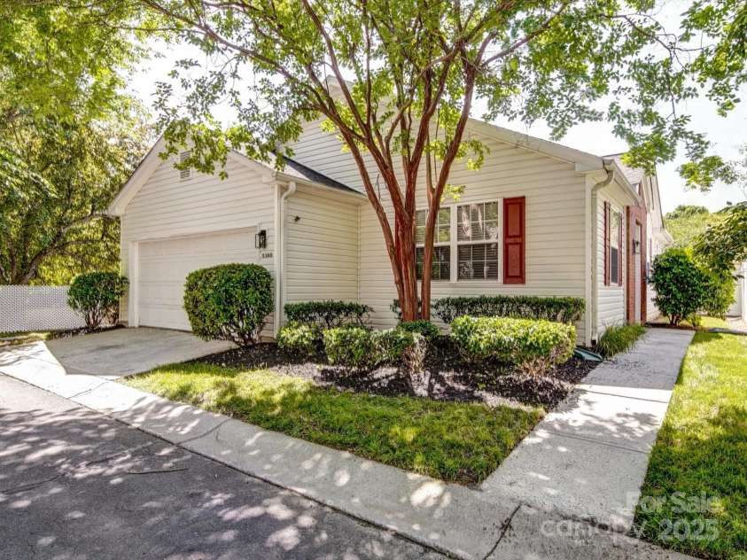 9360 Meadowmont View Drive, Charlotte, NC 28269.  MLS# CAR4258423, YatesRealty ID 26998. 