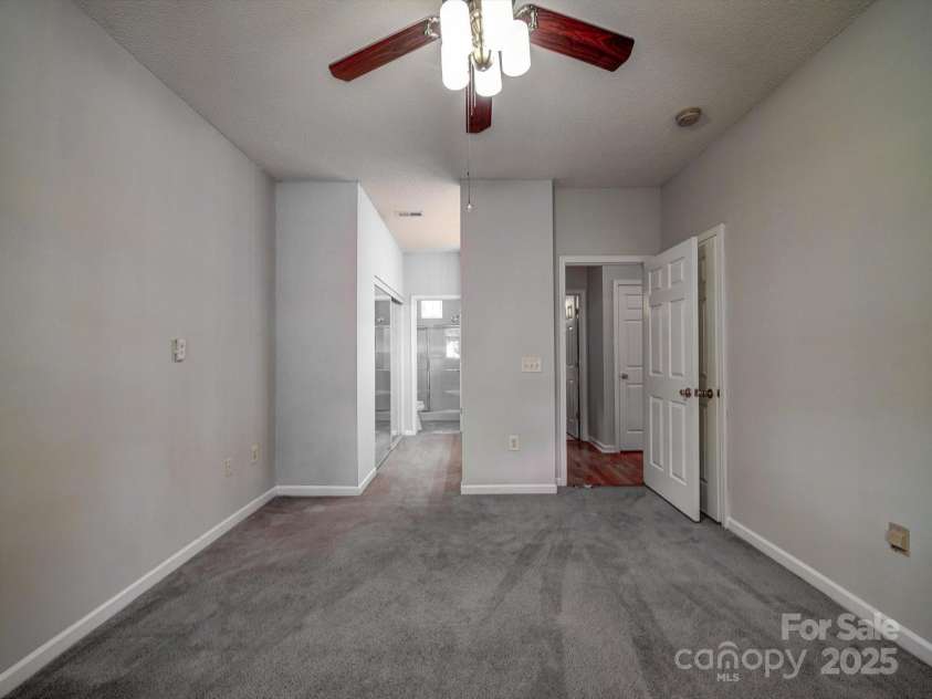 9360 Meadowmont View Drive, Charlotte, NC 28269.  MLS# CAR4258423, YatesRealty ID 26998. 