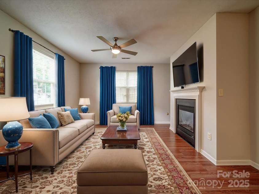 9360 Meadowmont View Drive, Charlotte, NC 28269.  MLS# CAR4258423, YatesRealty ID 26998. Virtually staged