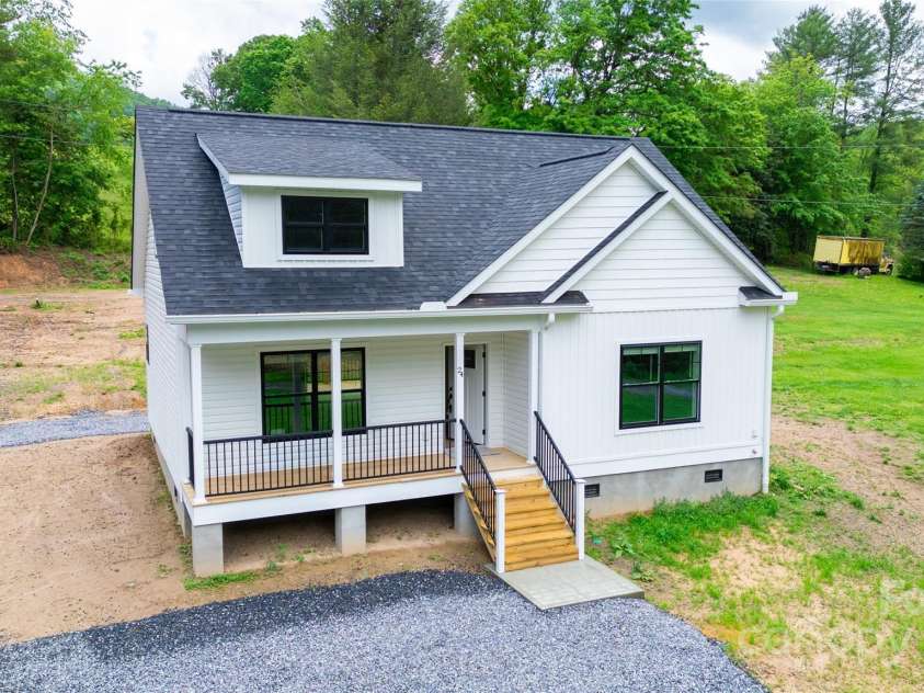 24 Queen Annes Drive, Tuckasegee, NC 28783.  MLS# CAR4259573, YatesRealty ID 26999. 