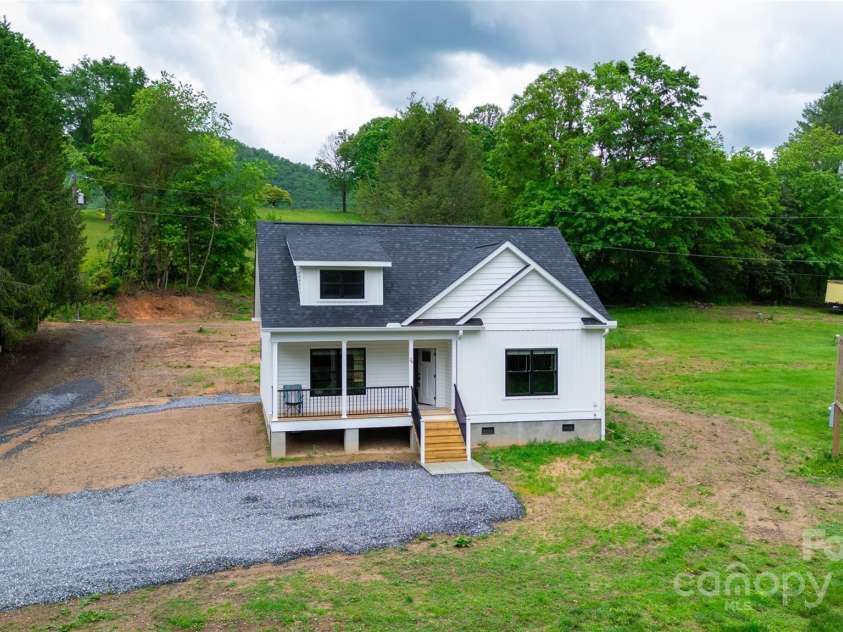 24 Queen Annes Drive, Tuckasegee, NC 28783.  MLS# CAR4259573, YatesRealty ID 26999. 