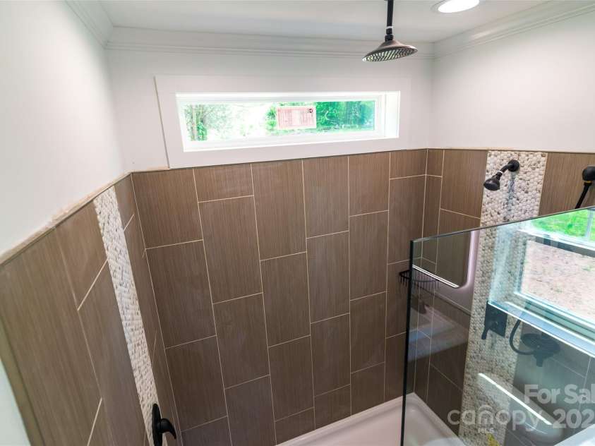 24 Queen Annes Drive, Tuckasegee, NC 28783.  MLS# CAR4259573, YatesRealty ID 26999. 