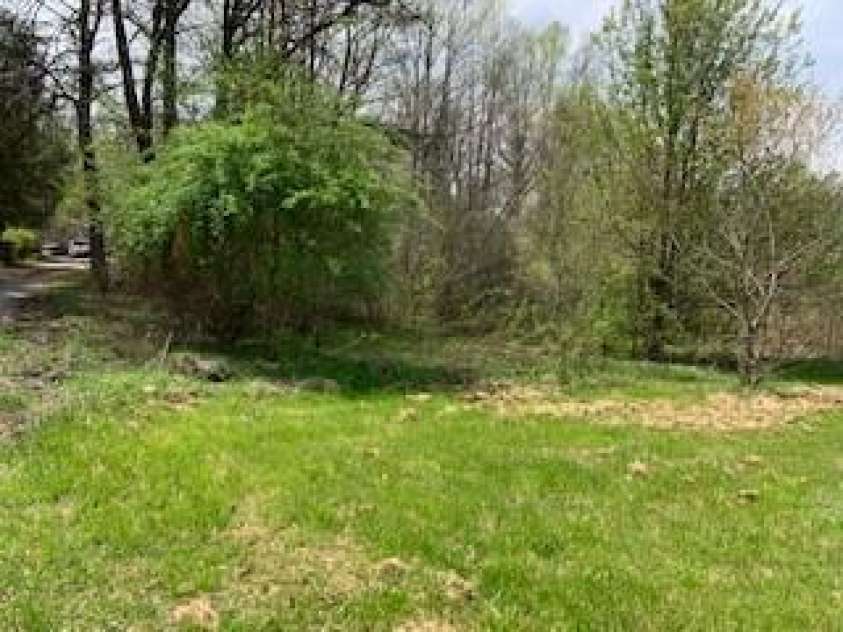 67 Small Creek Lane, Hendersonville, NC 28792.  MLS# CAR3876933, YatesRealty ID 27. 