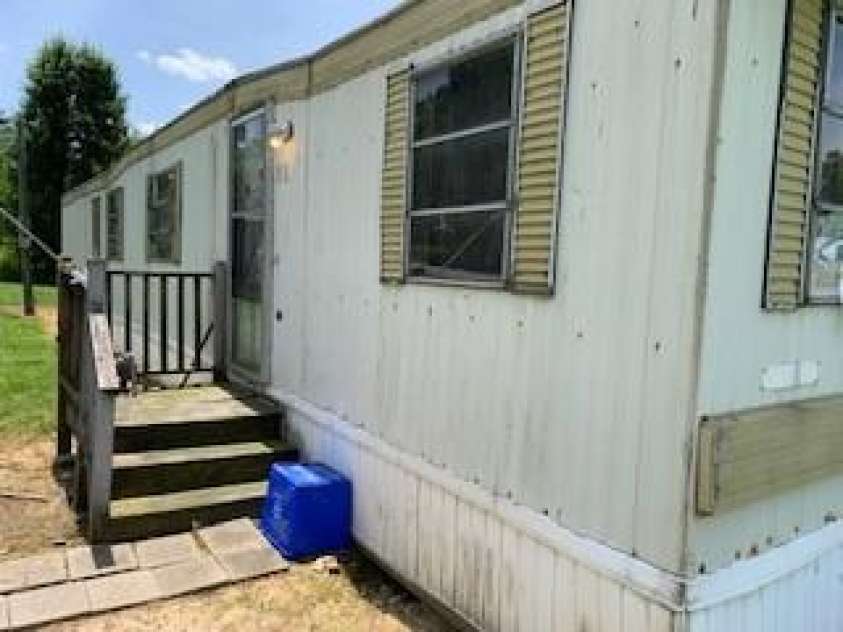 67 Small Creek Lane, Hendersonville, NC 28792.  MLS# CAR3876933, YatesRealty ID 27. 