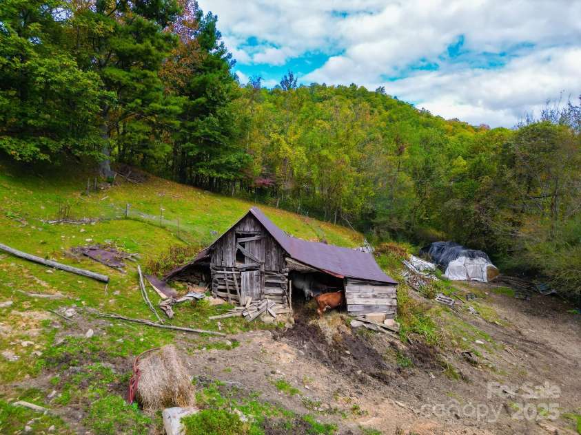 105 Home Place Road, Maggie Valley, NC 28751.  MLS# CAR4311277, YatesRealty ID 270. 