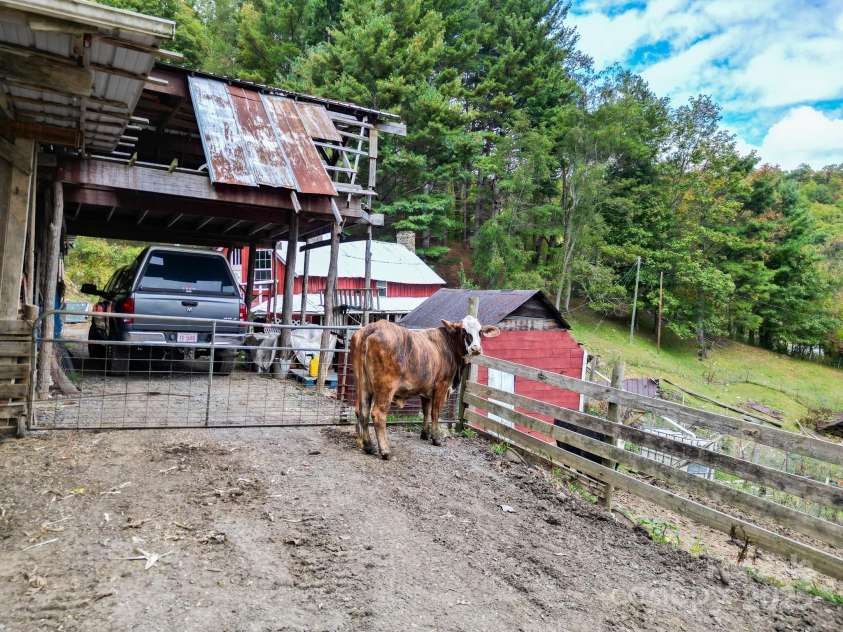 105 Home Place Road, Maggie Valley, NC 28751.  MLS# CAR4311277, YatesRealty ID 270. 
