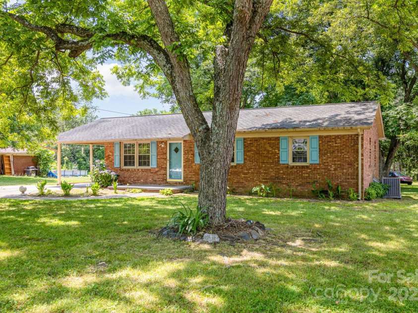 621 Oak Grove Road, Kings Mountain, NC 28086.  MLS# CAR4146020, YatesRealty ID 2700. 