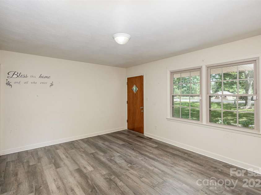 621 Oak Grove Road, Kings Mountain, NC 28086.  MLS# CAR4146020, YatesRealty ID 2700. 