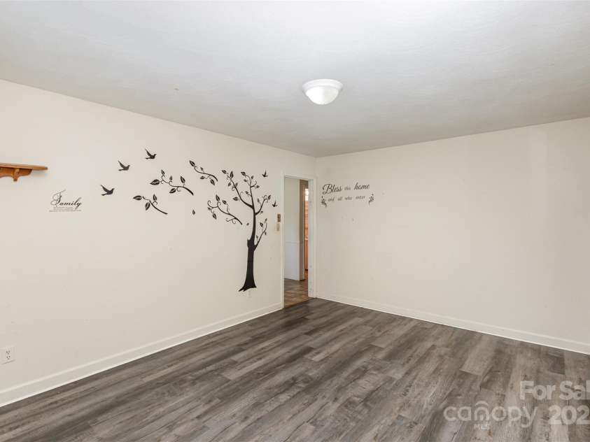 621 Oak Grove Road, Kings Mountain, NC 28086.  MLS# CAR4146020, YatesRealty ID 2700. 