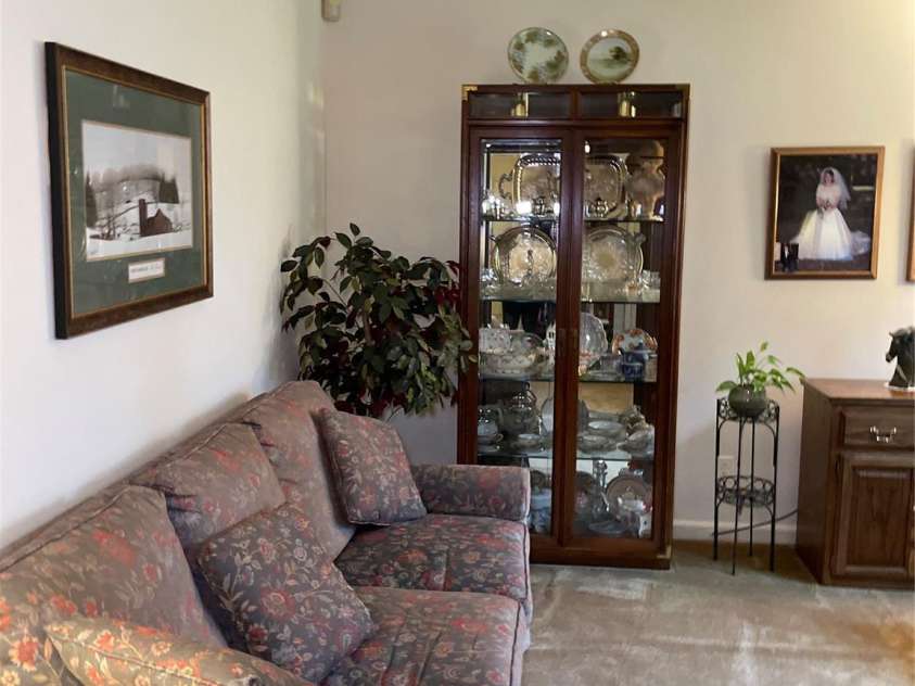 5806 Whitingham Drive, Charlotte, NC 28215.  MLS# CAR4263834, YatesRealty ID 27000. Living room/Entry Light filled living room on main level. level.