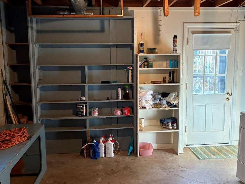 5806 Whitingham Drive, Charlotte, NC 28215.  MLS# CAR4263834, YatesRealty ID 27000. More shelving. 