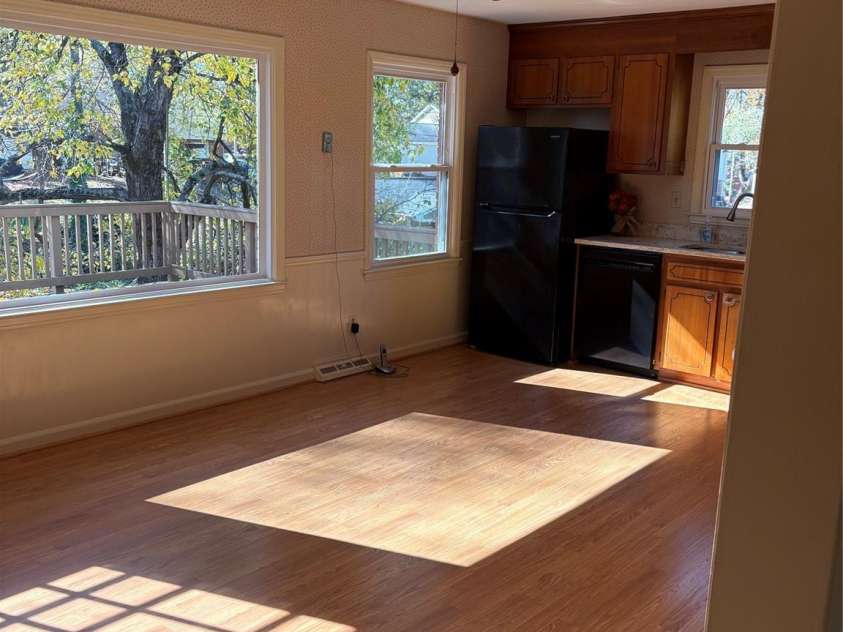 5806 Whitingham Drive, Charlotte, NC 28215.  MLS# CAR4263834, YatesRealty ID 27000. Natural light floods the kitchen. 