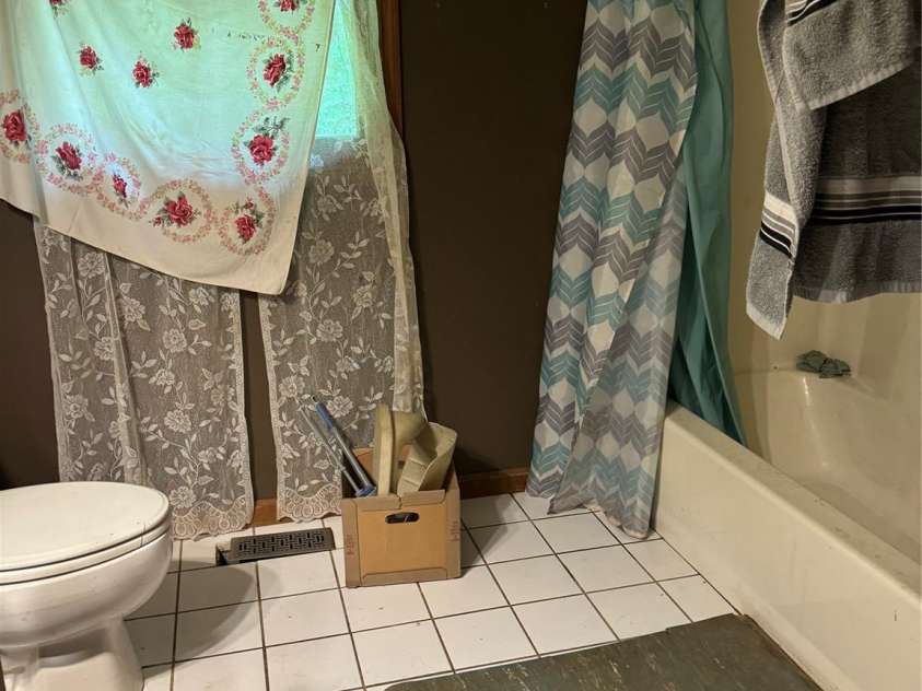 321 Henry Worley Lane, Marshall, NC 28753.  MLS# CAR4277589, YatesRealty ID 27001. 