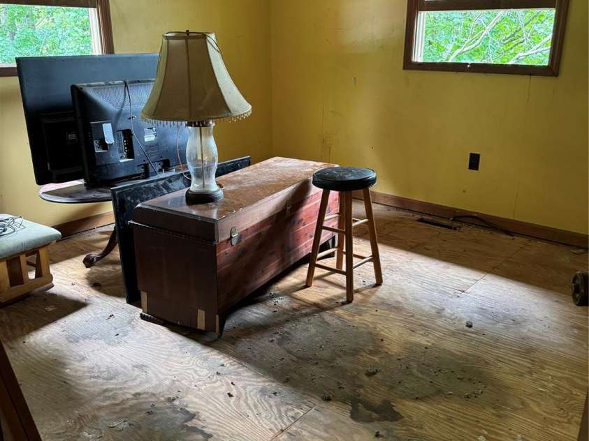 321 Henry Worley Lane, Marshall, NC 28753.  MLS# CAR4277589, YatesRealty ID 27001. 