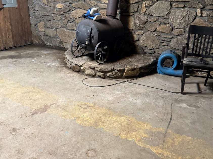 321 Henry Worley Lane, Marshall, NC 28753.  MLS# CAR4277589, YatesRealty ID 27001. 