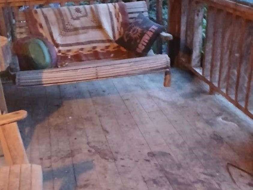 321 Henry Worley Lane, Marshall, NC 28753.  MLS# CAR4277589, YatesRealty ID 27001. Front Porch