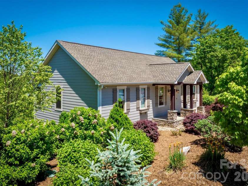 5564 Table View Lane, Lenoir, NC 28645.  MLS# CAR4380345, YatesRealty ID 27001. 
