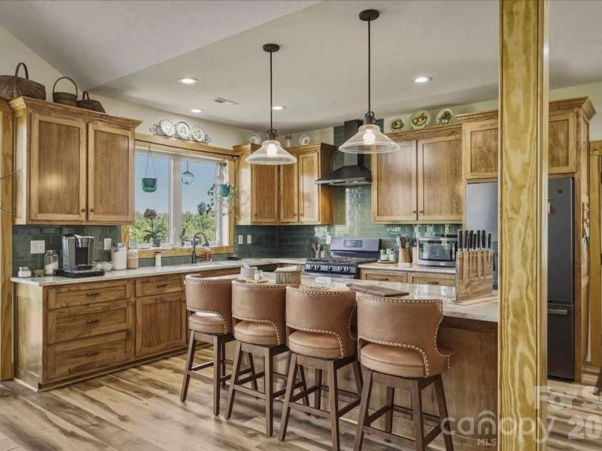 5564 Table View Lane, Lenoir, NC 28645.  MLS# CAR4380345, YatesRealty ID 27001. 