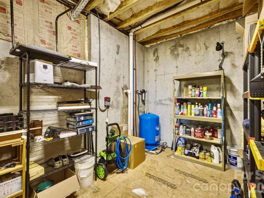 5564 Table View Lane, Lenoir, NC 28645.  MLS# CAR4380345, YatesRealty ID 27001. 