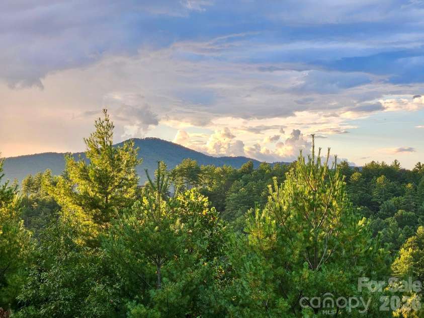 5564 Table View Lane, Lenoir, NC 28645.  MLS# CAR4380345, YatesRealty ID 27001. 