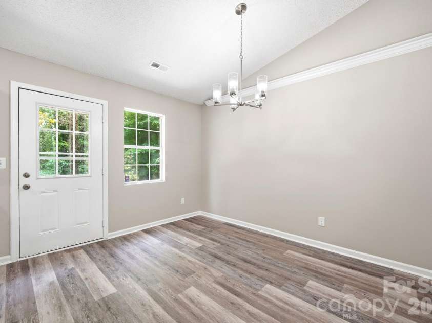 6324 Grove Park Boulevard, Charlotte, NC 28215.  MLS# CAR4387347, YatesRealty ID 27002. 