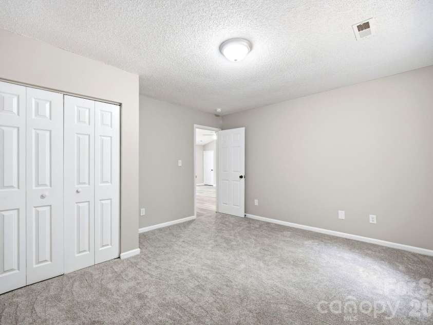 6324 Grove Park Boulevard, Charlotte, NC 28215.  MLS# CAR4387347, YatesRealty ID 27002. 
