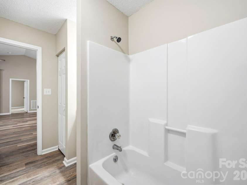 6324 Grove Park Boulevard, Charlotte, NC 28215.  MLS# CAR4387347, YatesRealty ID 27002. 