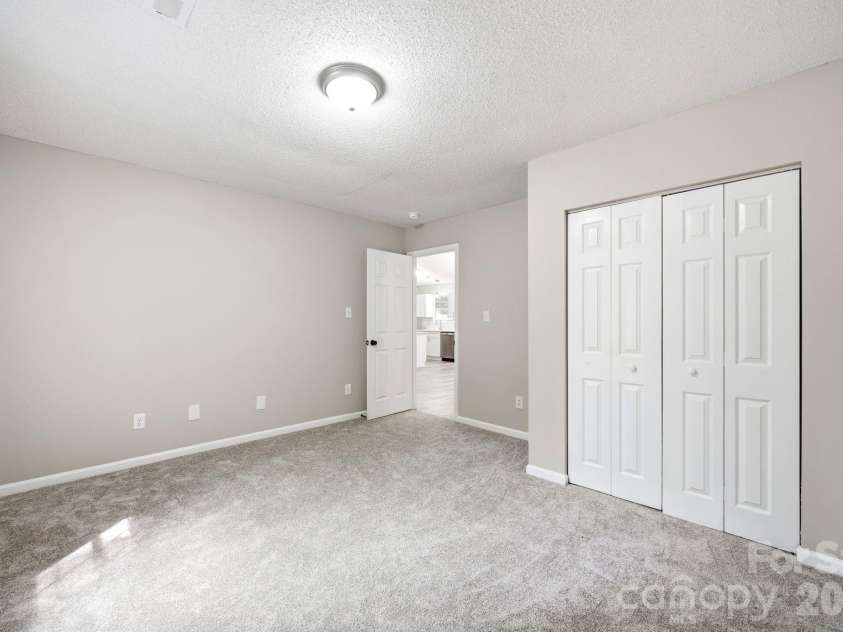 6324 Grove Park Boulevard, Charlotte, NC 28215.  MLS# CAR4387347, YatesRealty ID 27002. 